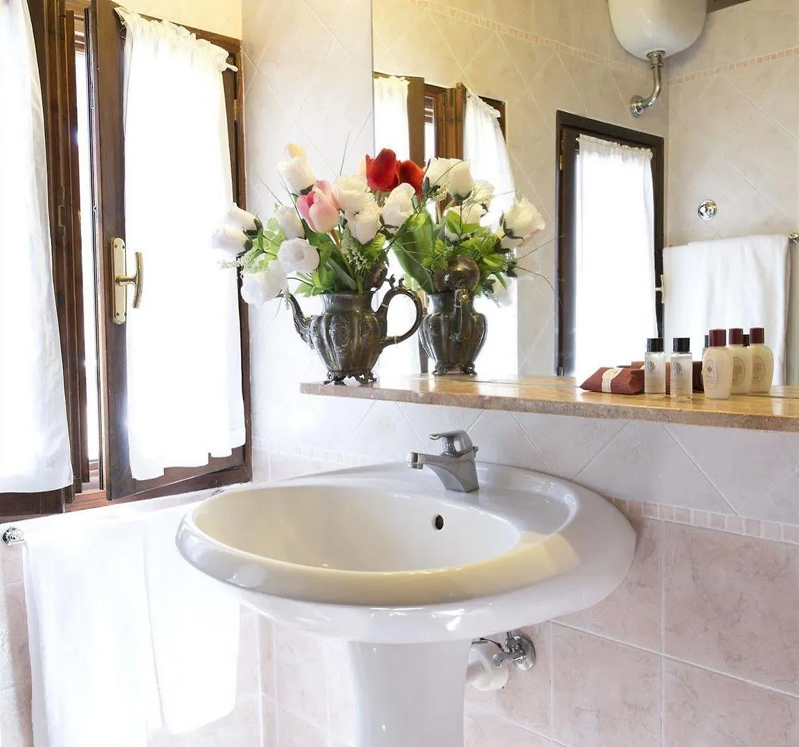 Hotel Il Pietreto Colle Val D'Elsa 3*,